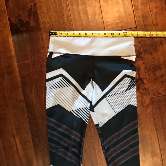 NWOT!  Workout Capri - Picture 3 of 4